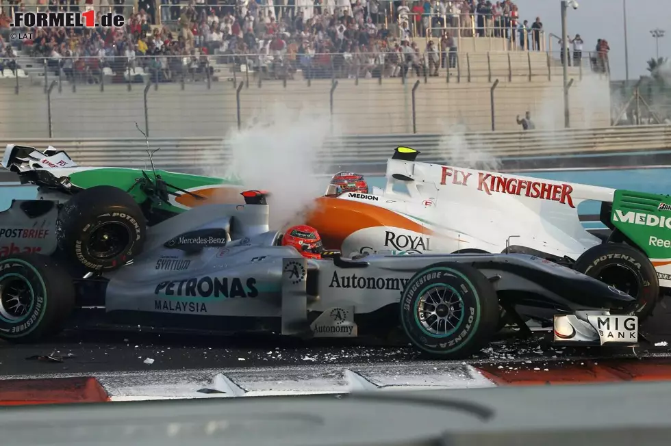 Michael Schumacher (Mercedes): Als der Rekordweltmeister Ende 2009 sein Formel-1-Comeback mit Mercedes bekanntgibt, haben die Stuttgarter gerade das Brawn-Team übernommen, das in jenem Jahr sensationell beide WM-Titel gewonnen hat. Doch das neue Mercedes-Werksteam ... Foto zur News: Michael Schumacher (Mercedes): Als der Rekordweltmeister Ende 2009 sein Formel-1-Comeback mit Mercedes bekanntgibt, haben die Stuttgarter gerade das Brawn-Team übernommen, das in jenem Jahr sensationell beide WM-Titel gewonnen hat. Doch das neue Mercedes-Werksteam ...