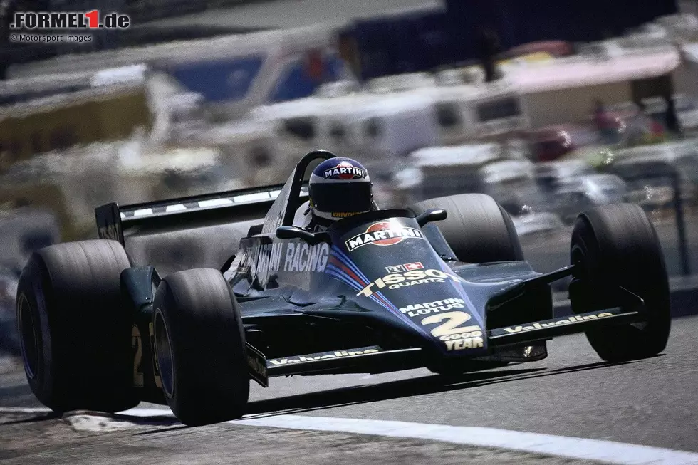 Carlos Reutemann (Lotus): Als der Argentinier 1979 von Ferrari zu Lotus wechselt, hat das Team gerade die Fahrer- und Konstrukteurs-WM gewonnen. Was da noch niemand weiß: Der sechste Fahrer- und der siebte Konstrukteurstitel sollen die letzten in der Geschichte des Teams bleiben, sodass Reutemann ... Foto zur News: Carlos Reutemann (Lotus): Als der Argentinier 1979 von Ferrari zu Lotus wechselt, hat das Team gerade die Fahrer- und Konstrukteurs-WM gewonnen. Was da noch niemand weiß: Der sechste Fahrer- und der siebte Konstrukteurstitel sollen die letzten in der Geschichte des Teams bleiben, sodass Reutemann ...
