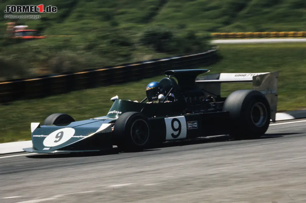 Zwischen seinen 24h-Erfolgen schnupperte Stuck auch Formel-1-Luft und nahm zwischen 1974 und 1979 an 74 Grand-Prix-Rennen teil. In dieser Zeit stand er zweimal auf dem Podium, erzielte allerdings keinen Sieg. Foto zur News: Zwischen seinen 24h-Erfolgen schnupperte Stuck auch Formel-1-Luft und nahm zwischen 1974 und 1979 an 74 Grand-Prix-Rennen teil. In dieser Zeit stand er zweimal auf dem Podium, erzielte allerdings keinen Sieg.