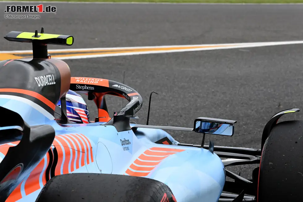 Foto zur News: Die Auswahl erfolgte über eine Fan-Abstimmung, bei der vier von der Williams-Marketingabteilung entworfene Designs zur Wahl standen: Heritage, Contemporary, Visionary und Bolder than Bold. Letzteres gewann knapp gegen "Heritage" mit über 180.000 abgegebenen Stimmen und debütierte in Singapur.