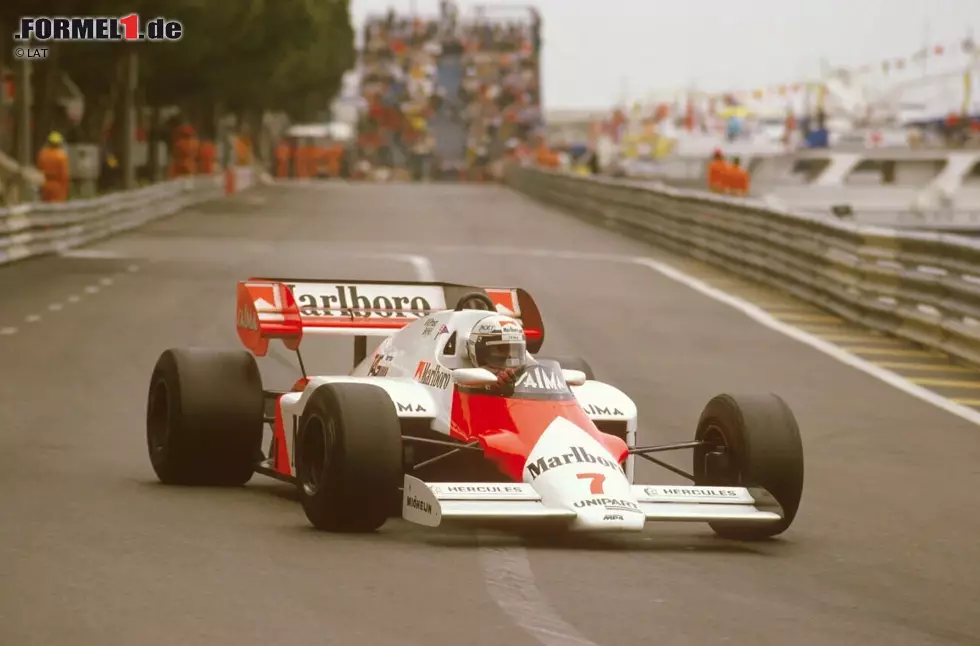 Foto zur News: Nach seiner Rückkehr zu McLaren gilt Alain Prost auch in der ersten Saisonhälfte 1984 als großer Favorit, gewinnt drei Rennen. Doch die zweite Hälfte wird zum Debakel: Es folgen zwar vier Siege, aber auch vier Ausfälle. Am Ende entscheidet ein halber Punkt zugunsten von Teamkollege Niki Lauda.