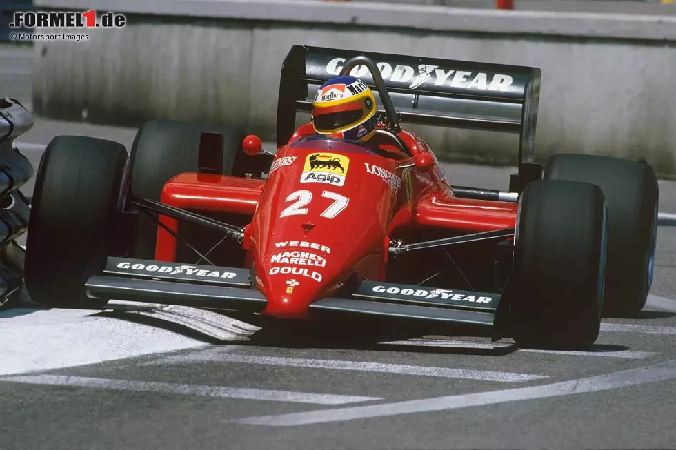 Foto zur News: Die Saison 1985 ist die fünfte Saison in Folge, in der sich der Halbzeitmeister nicht zum Formel-1-Weltmeister krönen kann. In diesem Jahr ist es Ferrari-Pilot Michele Alboreto, der nach einer starken Anfangsphase die WM-Führung übernimmt. Doch mit fünf Nullern in den letzten fünf Rennen geht der Titel am Ende an Alain Prost (McLaren).
