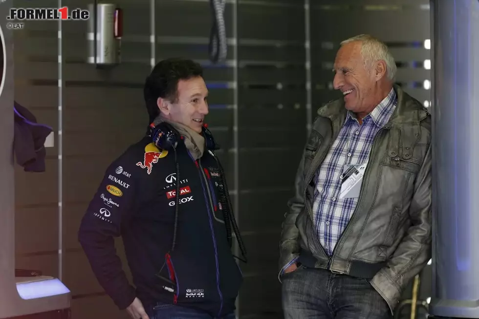 Durch den Tod von Red-Bull-Gründer Dietrich Mateschitz ändern sich die Machtverhältnisse an der Spitze des Brauseherstellers. Oliver Mintzlaff wird ab November 2022 zum neuen Red-Bull-Boss. Berater Helmut Marko, ein enger Freund von Mateschitz, verliert an Rückhalt, und es kommt zu internen Machtkämpfen im Formel-1-Team. Foto zur News: Durch den Tod von Red-Bull-Gründer Dietrich Mateschitz ändern sich die Machtverhältnisse an der Spitze des Brauseherstellers. Oliver Mintzlaff wird ab November 2022 zum neuen Red-Bull-Boss. Berater Helmut Marko, ein enger Freund von Mateschitz, verliert an Rückhalt, und es kommt zu internen Machtkämpfen im Formel-1-Team.