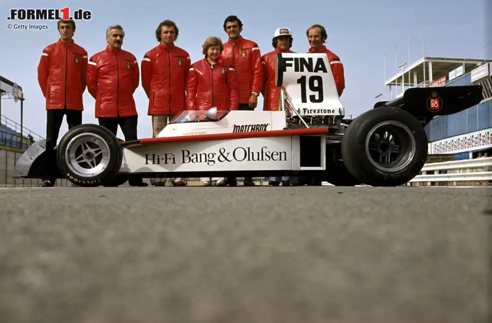 1974 steht Mass im Rennstall von John Surtees von seiner ersten kompletten Formel-1-Saison. Das Jahr steht unter keinem guten Stern: Das Team ist unterfinanziert, das Material schlecht. Nach einem Aufhängungsbruch in Monaco ... Foto zur News: 1974 steht Mass im Rennstall von John Surtees von seiner ersten kompletten Formel-1-Saison. Das Jahr steht unter keinem guten Stern: Das Team ist unterfinanziert, das Material schlecht. Nach einem Aufhängungsbruch in Monaco ...
