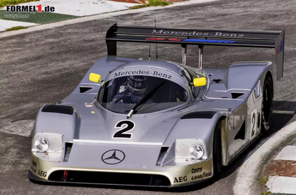 Bei Mercedes ist Mass im C11-Prototypen nicht nur Fahrer, sondern auch Mentor für eine neue Generation: Er soll helfen, die jungen Männer im Mercedes-Juniorteam noch besser zu machen. Foto zur News: Bei Mercedes ist Mass im C11-Prototypen nicht nur Fahrer, sondern auch Mentor für eine neue Generation: Er soll helfen, die jungen Männer im Mercedes-Juniorteam noch besser zu machen.