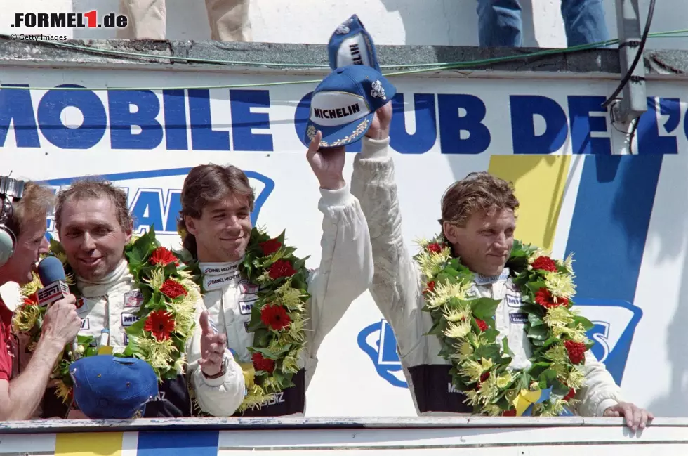 1989 siegt Mass gemeinsam mit Manuel Reuter und Stanley Dickens für Mercedes beim 24-Stunden-Rennen in Le Mans und belegt erneut Platz zwei in der Sportwagen-WM. Foto zur News: 1989 siegt Mass gemeinsam mit Manuel Reuter und Stanley Dickens für Mercedes beim 24-Stunden-Rennen in Le Mans und belegt erneut Platz zwei in der Sportwagen-WM.