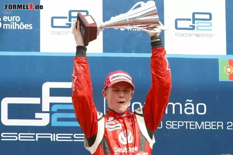 2008 setzt sich die Siegesserie in der Formel-3-Euroserie fort, ein Jahr später in der GP2. Als amtierender Meister kommt Hülkenberg 2010 in die Königsklasse, wo er bis heute aber nie ein Rennen gewinnt. Dafür triumphiert er abseits der Formel 1 im Jahr 2015 bei den 24 Stunden von Le Mans. Foto zur News: 2008 setzt sich die Siegesserie in der Formel-3-Euroserie fort, ein Jahr später in der GP2. Als amtierender Meister kommt Hülkenberg 2010 in die Königsklasse, wo er bis heute aber nie ein Rennen gewinnt. Dafür triumphiert er abseits der Formel 1 im Jahr 2015 bei den 24 Stunden von Le Mans.