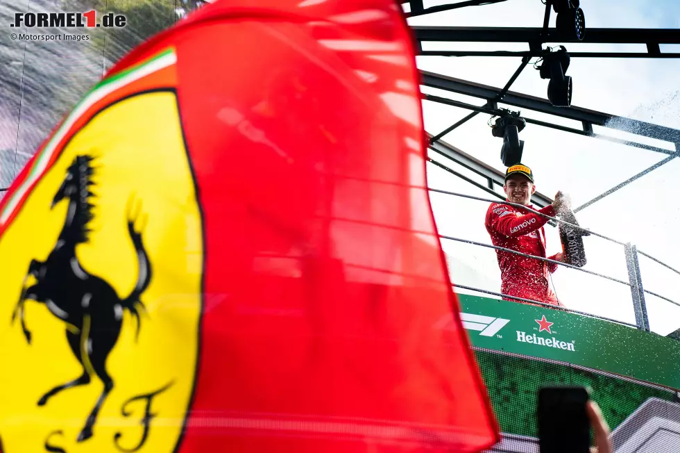 Großer Preis von Italien 2019: Ein populärer Ferrari-Heimsieg in Monza, denn Leclerc verteidigt seine Führung gegen Mercedes-Pilot Valtteri Bottas bis über die Ziellinie. Foto zur News: Großer Preis von Italien 2019: Ein populärer Ferrari-Heimsieg in Monza, denn Leclerc verteidigt seine Führung gegen Mercedes-Pilot Valtteri Bottas bis über die Ziellinie.