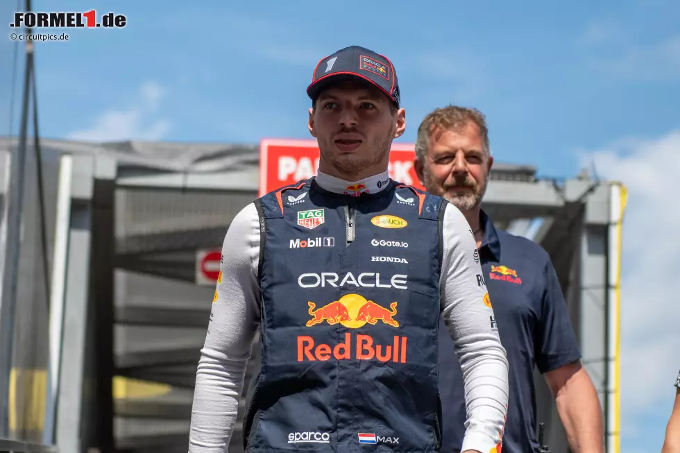 Max Verstappen (Redaktion: 2) - Bei uns wurde von der 1 bis zur 3 über alles diskutiert, sodass wir am Ende bei der gleichen Note landen. Ein gutes Wochenende, aber ohne irgendwelche Highlights. Zockte am Ende auf eine rote Flagge, die aber nie kam. Foto zur News: Max Verstappen (Redaktion: 2) - Bei uns wurde von der 1 bis zur 3 über alles diskutiert, sodass wir am Ende bei der gleichen Note landen. Ein gutes Wochenende, aber ohne irgendwelche Highlights. Zockte am Ende auf eine rote Flagge, die aber nie kam.