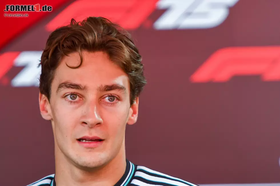 George Russell (Redaktion: 3) - Er ist ganz schwer zu bewerten, weil er wegen des Defekts quasi kein Qualifying hatte und im Rennen die ganze Zeit im Verkehr feststeckte, bis er bewusst die Strecke abkürzte. Eine Aktion, die manche unsportlich finden. Für andere dagegen clever ... Foto zur News: George Russell (Redaktion: 3) - Er ist ganz schwer zu bewerten, weil er wegen des Defekts quasi kein Qualifying hatte und im Rennen die ganze Zeit im Verkehr feststeckte, bis er bewusst die Strecke abkürzte. Eine Aktion, die manche unsportlich finden. Für andere dagegen clever ...