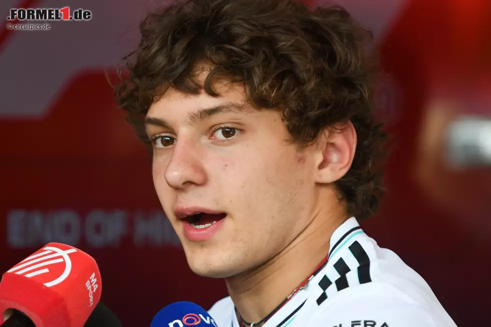 Andrea Kimi Antonelli (Redaktion: 4) - Sehen wir auch so. Der Crash im Qualifying kann einem Rookie passieren, ruinierte aber natürlich sein ganzes Wochenende. Dazu ließ er sich im Rennen am Anfang von Bortoleto überholen. Braucht in Barcelona mal wieder ein Erfolgserlebnis. Foto zur News: Andrea Kimi Antonelli (Redaktion: 4) - Sehen wir auch so. Der Crash im Qualifying kann einem Rookie passieren, ruinierte aber natürlich sein ganzes Wochenende. Dazu ließ er sich im Rennen am Anfang von Bortoleto überholen. Braucht in Barcelona mal wieder ein Erfolgserlebnis.