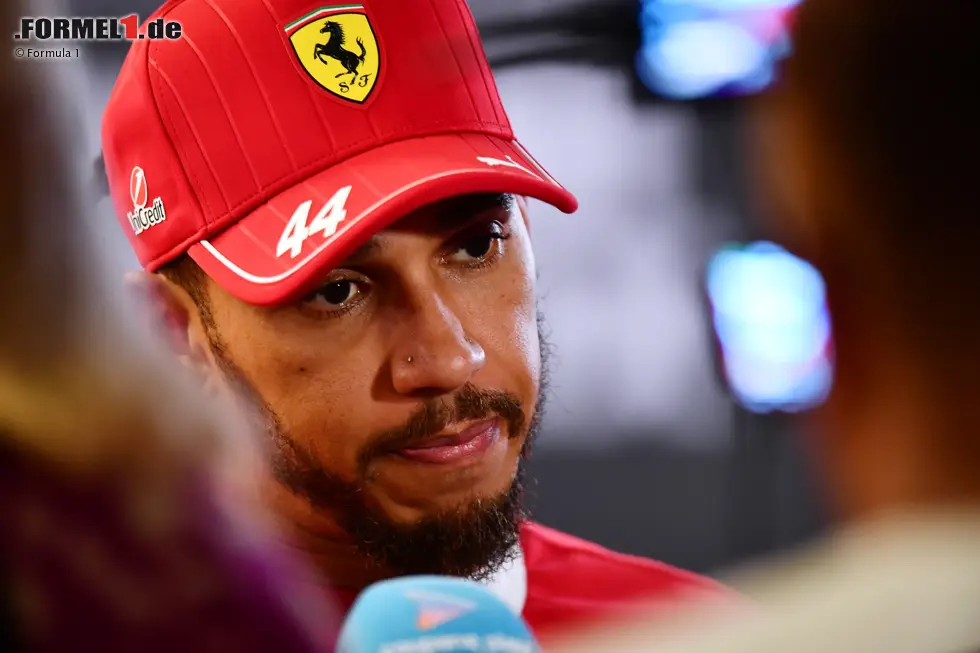 Foto zur News: Lewis Hamilton (Redaktion: 4) - Dazu kommt noch der Crash im Training, weshalb wir auch hier eine schlechtere Note geben. Kam im Rennen gut nach vorne, im Ziel fehlten aber trotzdem fast 50 Sekunden auf den Teamkollegen. Gesteht selbst, dass er jetzt endlich eine Pause braucht.