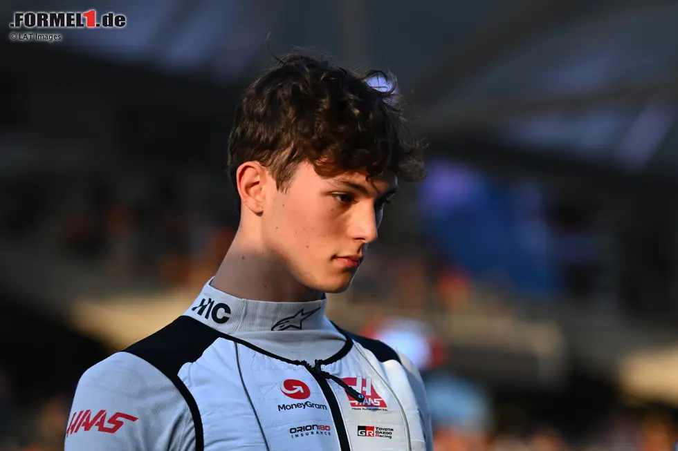 Foto zur News: Oliver Bearman (Redaktion: 3) - Erneute Zustimmung. Ein ordentlicher Auftritt, aber die Strafe am Ende warf ihn aus den Punkten. Zudem am ganzen Wochenende hinter dem Teamkollegen, der zeigte, dass noch etwas mehr im Auto steckte.