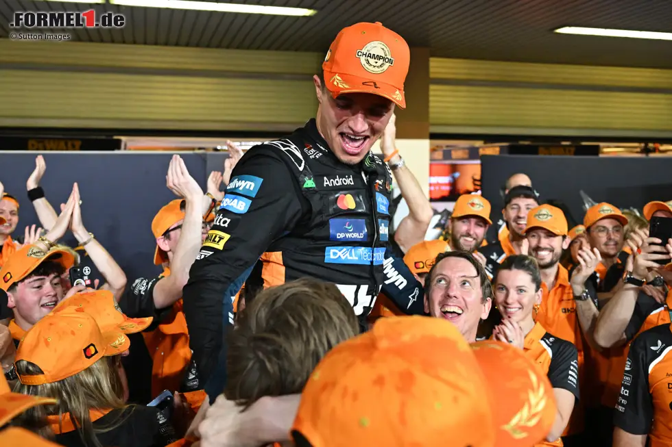 Foto zur News: Lando Norris (Redaktion: 2) - Auch bei uns bekommt der neue Weltmeister nicht die Bestnote, weil sein Rennen an sich nicht überragend war. Dafür hat er die Situation im WM-Kampf perfekt gemanagt und nach seinem Boxenstopp einige gute Überholmanöver gezeigt.