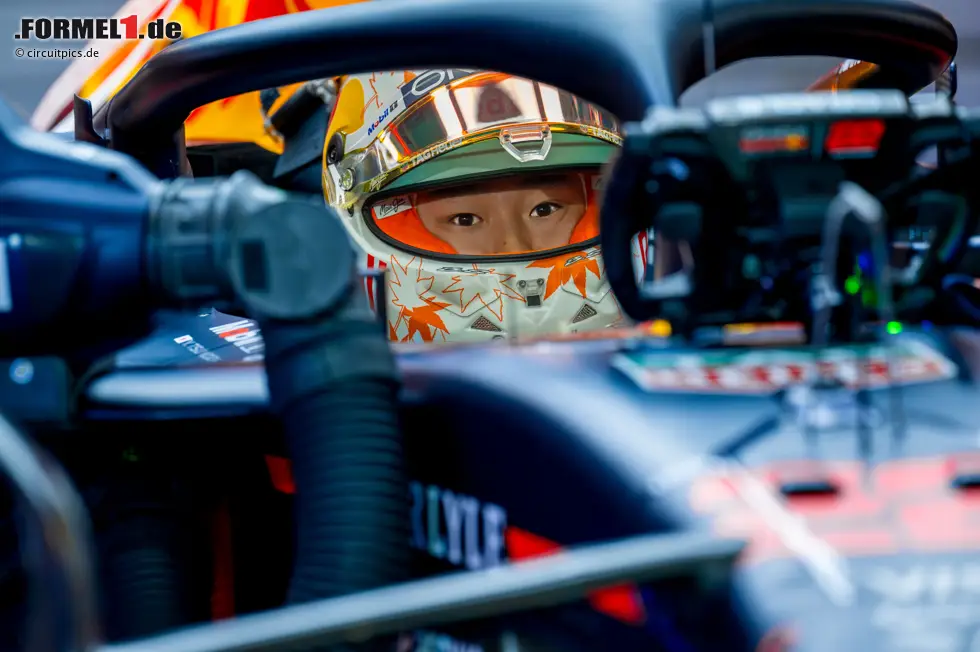 Foto zur News: Yuki Tsunoda (Redaktion: 4) - Sehen wir auch so. Seine Strategie war komplett darauf ausgerichtet, Verstappen zu helfen, weshalb seine Platzierung vermutlich nicht repräsentativ ist. Seinen Job für das Team erledigte er allerdings nicht - und handelte sich sogar eine Strafe ein.