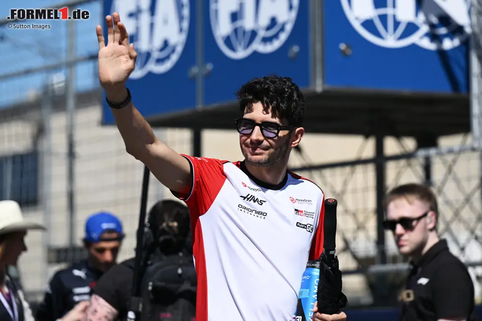 Esteban Ocon (Redaktion: 5) - Auch bei ihm ist nicht die ganze Redaktion einverstanden, letztendlich landen wir aber auch hier bei der gleichen Note wie unser Experte. War am ganzen Wochenende klar langsamer als der Teamkollege und - anders als Bearman - nie in der Nähe der Punkte. Zu wenig. Foto zur News: Esteban Ocon (Redaktion: 5) - Auch bei ihm ist nicht die ganze Redaktion einverstanden, letztendlich landen wir aber auch hier bei der gleichen Note wie unser Experte. War am ganzen Wochenende klar langsamer als der Teamkollege und - anders als Bearman - nie in der Nähe der Punkte. Zu wenig.