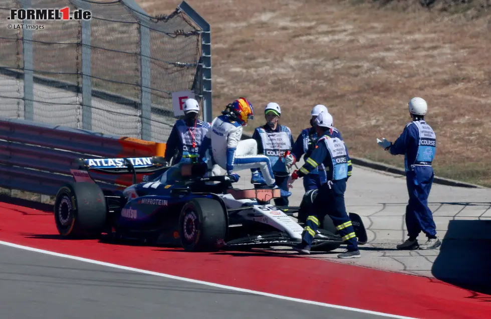 Carlos Sainz (Marc Surer: 3) - "Nach starken Sprint dann die Fehleinschätzung gegen Antonelli." Foto zur News: Carlos Sainz (Marc Surer: 3) - "Nach starken Sprint dann die Fehleinschätzung gegen Antonelli."