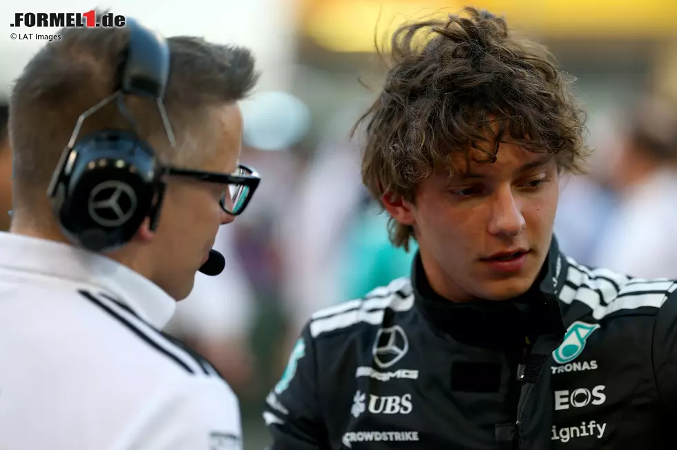 Andrea Kimi Antonelli (Redaktion: 3) - Auch hier stimmen wir zu. Ein gutes Qualifying, aber im Rennen verheizte er unter anderem die Reifen zu schnell, sodass Mercedes ihn auf eine Dreistoppstrategie setzte. Mit dem Safety-Car war dann klar, dass diese nicht aufgehen würde. Foto zur News: Andrea Kimi Antonelli (Redaktion: 3) - Auch hier stimmen wir zu. Ein gutes Qualifying, aber im Rennen verheizte er unter anderem die Reifen zu schnell, sodass Mercedes ihn auf eine Dreistoppstrategie setzte. Mit dem Safety-Car war dann klar, dass diese nicht aufgehen würde.
