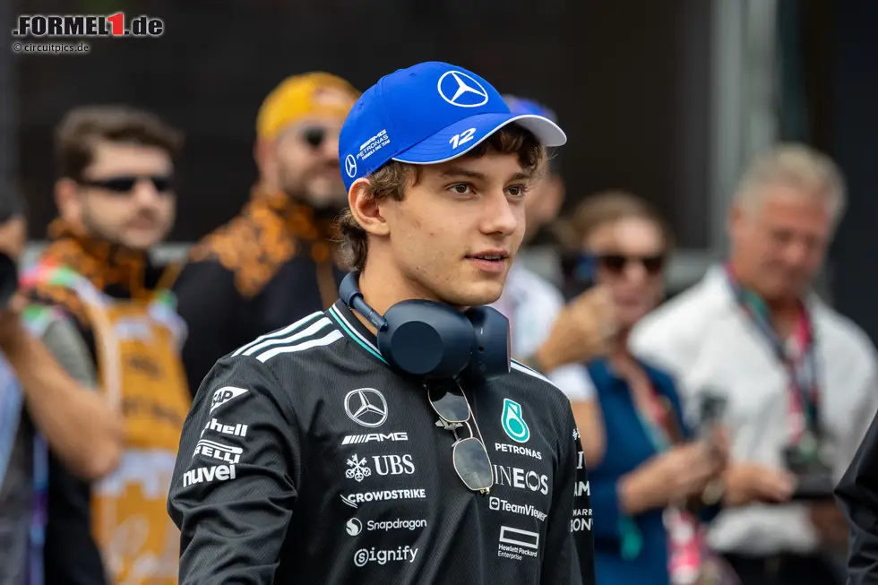 Foto zur News: Andrea Kimi Antonelli (Redaktion: 2) - Keine Einigkeit in der Redaktion, weil die eine Hälfte sein gutes Wochenende lobt, die andere Hälfte aber der Meinung ist, dass er eigentlich aufs Podium hätte fahren müssen. Letztendlich setzen sich hier die positiven Meinungen durch, sodass es auch von uns knapp die 2 gibt.