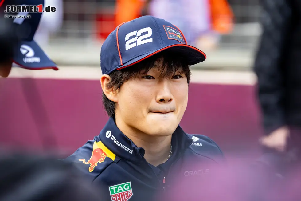 Foto zur News: Yuki Tsunoda (Redaktion: 3) - Bei uns lag von der 2 bis zur 4 alles auf dem Tisch. Einerseits war es ein für seine Verhältnisse gutes Wochenende, andererseits war er im Qualifying wieder eine Sekunde hinter Verstappen, im Rennen über eine halbe Minute. Der Mehrheit ist das unterm Strich dann zu wenig für eine 2.