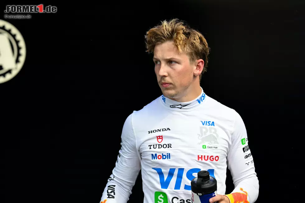 Liam Lawson (Redaktion: 3) - Das sehen wir auch so. Fuhr solide, war aber am ganzen Wochenende wieder langsamer als der Teamkollege. Dazu im Rennen in viele Duelle verwickelt, bei denen er teilweise etwas übermotiviert wirkte. Foto zur News: Liam Lawson (Redaktion: 3) - Das sehen wir auch so. Fuhr solide, war aber am ganzen Wochenende wieder langsamer als der Teamkollege. Dazu im Rennen in viele Duelle verwickelt, bei denen er teilweise etwas übermotiviert wirkte.