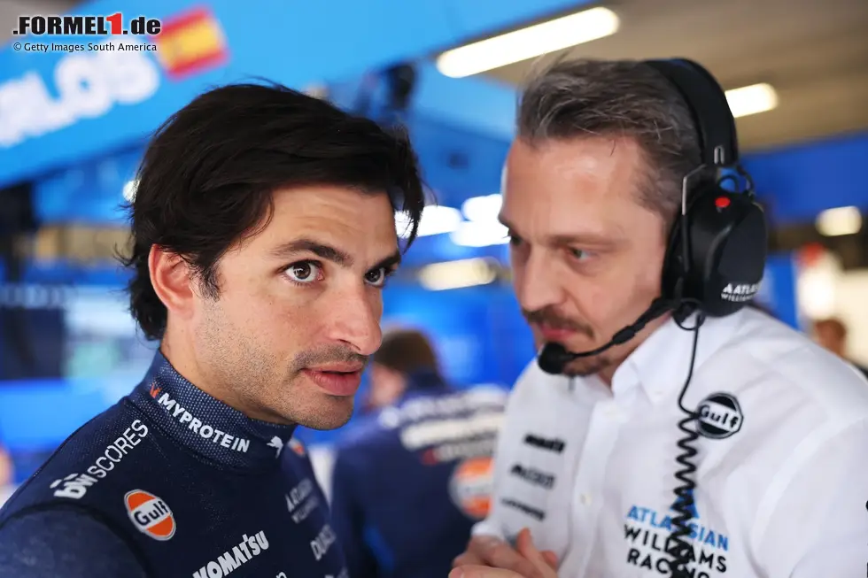 Foto zur News: Carlos Sainz (Redaktion: 4) - Auch das sehen wir wieder so. Machte in keiner Session einen wirklich guten Eindruck, das Rennen war nach der Berührung mit Hamilton dann früh gelaufen. Nach einem Zwischenhoch auch schon wieder die dritte Nullnummer in Folge.