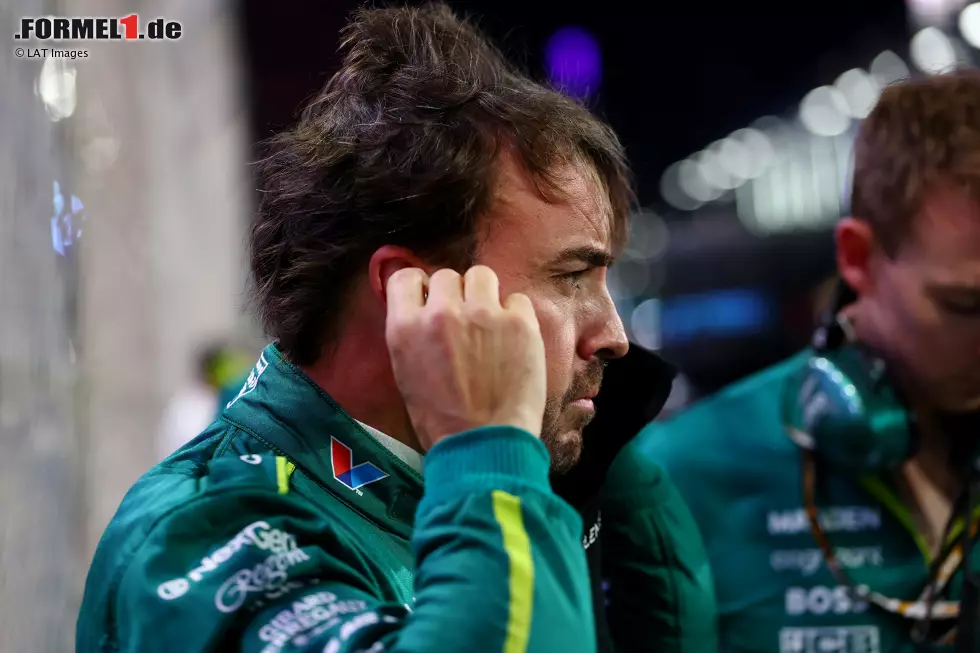 Fernando Alonso (Redaktion: 3) - Erneut stimmen wir unserem Experten zu. P11 im Rennen ist vermutlich das, wo der Aston Martin aktuell ungefähr steht. Nach fünf Rennen noch immer ohne WM-Punkt, was zum Großteil wohl eher am Auto als an ihm selbst liegt. Foto zur News: Fernando Alonso (Redaktion: 3) - Erneut stimmen wir unserem Experten zu. P11 im Rennen ist vermutlich das, wo der Aston Martin aktuell ungefähr steht. Nach fünf Rennen noch immer ohne WM-Punkt, was zum Großteil wohl eher am Auto als an ihm selbst liegt.