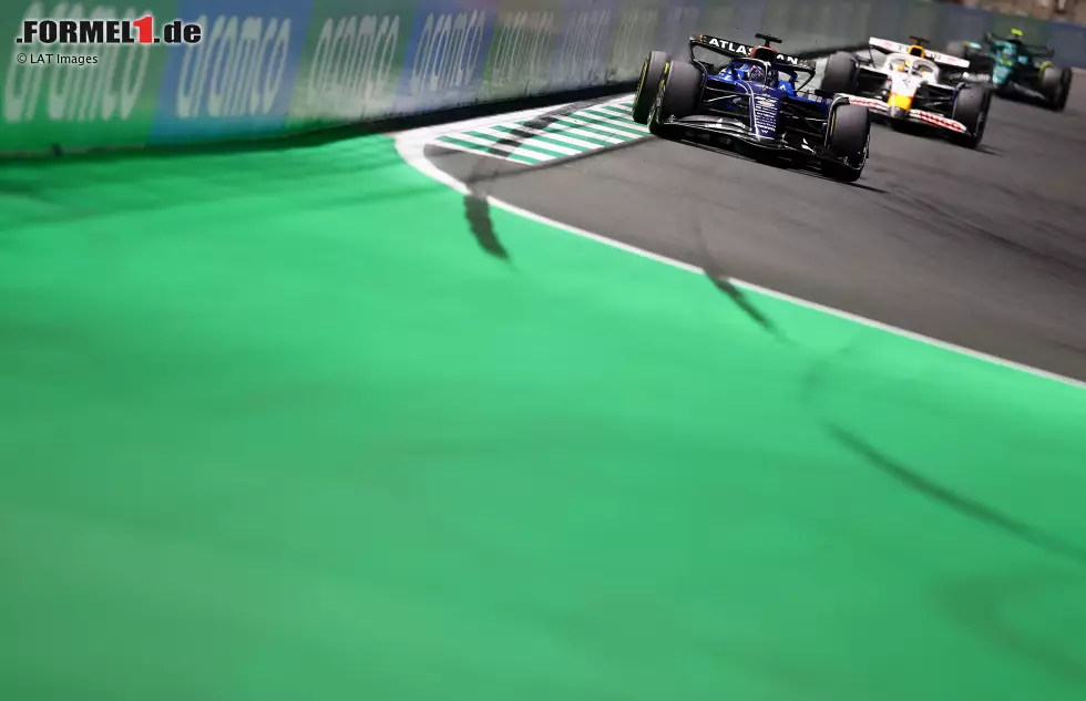 Alexander Albon (Marc Surer: 3) - "Im 'Windschatten' seines Teamkollegen, das ganze Wochenende." Foto zur News: Alexander Albon (Marc Surer: 3) - "Im 'Windschatten' seines Teamkollegen, das ganze Wochenende."