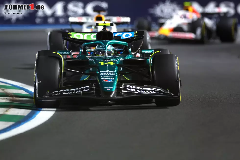 Fernando Alonso (Marc Surer: 3) - "Er kämpft, aber es geht nicht vorwärts mit Aston Martin." Foto zur News: Fernando Alonso (Marc Surer: 3) - "Er kämpft, aber es geht nicht vorwärts mit Aston Martin."