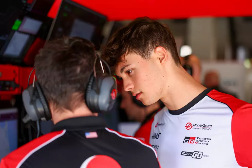 Foto zur News: Oliver Bearman (Redaktion: 3) - Erneute Zustimmung von uns. Hatte im Qualifying riesiges Pech, dass seine Runde nicht zählte. Sonst wäre er in Q2 gewesen. Im Rennen dann Pech beim Boxenstopp, hat selbst aber nicht viel falsch gemacht und war schneller als der Teamkollege.