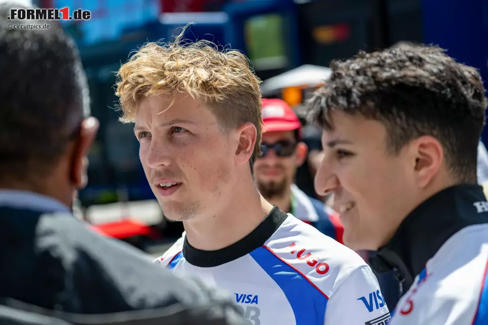 Liam Lawson: (Redaktion: 4) - Auch hier stimmen wir zu. Ist nach sieben Saisonrennen (zwei davon im Red Bull) noch immer ohne Punkte, während Teamkollege Hadjar bereits zum dritten Mal in die Top 10 fuhr. So ist seine Zukunft selbst bei den Racing Bulls nicht langfristig sicher. Foto zur News: Liam Lawson: (Redaktion: 4) - Auch hier stimmen wir zu. Ist nach sieben Saisonrennen (zwei davon im Red Bull) noch immer ohne Punkte, während Teamkollege Hadjar bereits zum dritten Mal in die Top 10 fuhr. So ist seine Zukunft selbst bei den Racing Bulls nicht langfristig sicher.