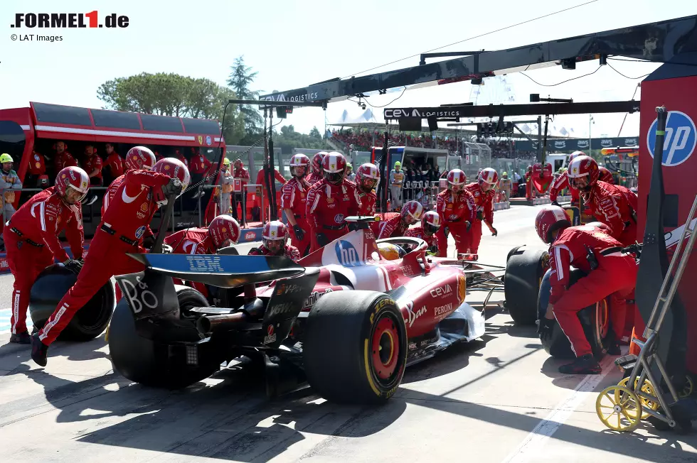 Lewis Hamilton (Marc Surer: 3) - "Glück gehabt im Rennen, und er war auch schnell. Aber er hätte im Qualifying ruhig auch mal die Mediums probieren können. Vielleicht wäre es dann anders gelaufen." Foto zur News: Lewis Hamilton (Marc Surer: 3) - "Glück gehabt im Rennen, und er war auch schnell. Aber er hätte im Qualifying ruhig auch mal die Mediums probieren können. Vielleicht wäre es dann anders gelaufen."