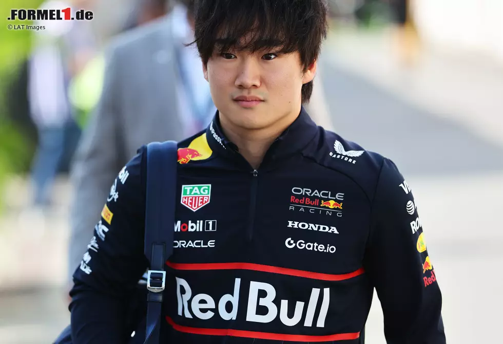 Yuki Tsunoda (Redaktion: 4) - Erneut sind wir etwas strenger. Die Strafe geht unserer Meinung nach auf seine Kappe, und in der Tat ruinierte er sich damit die Chance auf Punkte. Auch davon abgesehen im Qualifying wieder eine halbe Sekunde langsamer als der Teamkollege, das ist einfach zu viel. Foto zur News: Yuki Tsunoda (Redaktion: 4) - Erneut sind wir etwas strenger. Die Strafe geht unserer Meinung nach auf seine Kappe, und in der Tat ruinierte er sich damit die Chance auf Punkte. Auch davon abgesehen im Qualifying wieder eine halbe Sekunde langsamer als der Teamkollege, das ist einfach zu viel.