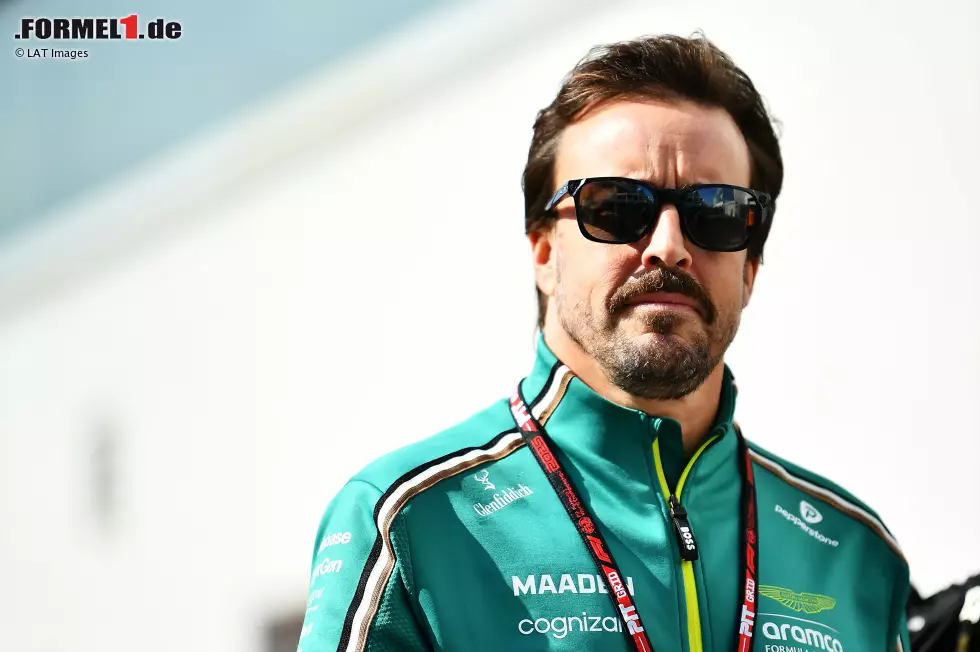 Fernando Alonso (Redaktion: 2) - Wieder stimmen wir einstimmig zu. "Best of the Rest" und damit wohl am Maximum des Aston Martin. Hatte auch seinen Teamkollegen wieder klar im Griff, wobei der in dieser Form natürlich kein echter Maßstab ist. Doch auch unabhängig davon eine gute Leistung. Foto zur News: Fernando Alonso (Redaktion: 2) - Wieder stimmen wir einstimmig zu. "Best of the Rest" und damit wohl am Maximum des Aston Martin. Hatte auch seinen Teamkollegen wieder klar im Griff, wobei der in dieser Form natürlich kein echter Maßstab ist. Doch auch unabhängig davon eine gute Leistung.