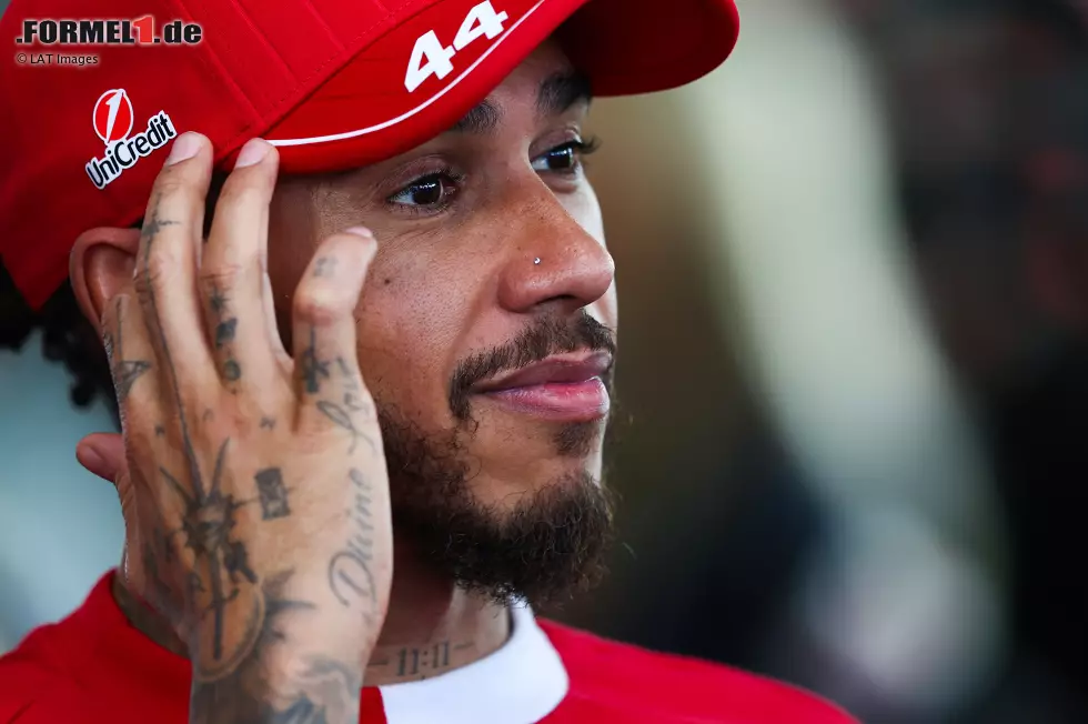 Lewis Hamilton (Redaktion: 3) - Durch den Schaden am Auto fällt es schwer, seine Leistung zu bewerten. Fakt ist aber, dass es auch vor dem Zwischenfall keine überragende Performance war - und uns auf jeden Fall zu wenig für eine bessere Note. Foto zur News: Lewis Hamilton (Redaktion: 3) - Durch den Schaden am Auto fällt es schwer, seine Leistung zu bewerten. Fakt ist aber, dass es auch vor dem Zwischenfall keine überragende Performance war - und uns auf jeden Fall zu wenig für eine bessere Note.