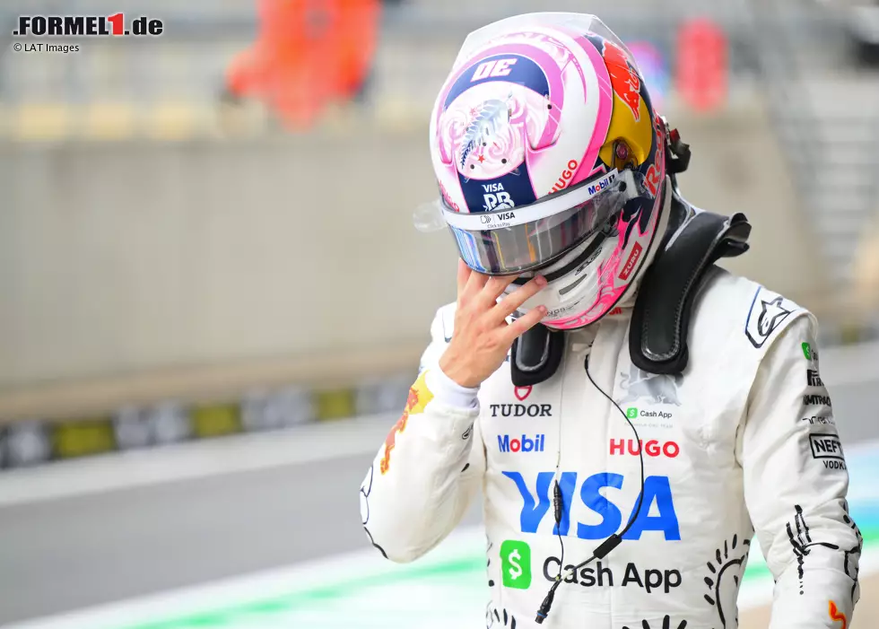 Liam Lawson (Redaktion: 5) - Das sehen wir auch so. Einige in der Redaktion hätten noch eine 4 gegeben, weil das frühe Aus nicht seine eigene Schuld war. Aber schon das Qualifying war nicht gut und im Rennen hatte er dann keine Chance mehr, sich für eine bessere Note zu empfehlen. Foto zur News: Liam Lawson (Redaktion: 5) - Das sehen wir auch so. Einige in der Redaktion hätten noch eine 4 gegeben, weil das frühe Aus nicht seine eigene Schuld war. Aber schon das Qualifying war nicht gut und im Rennen hatte er dann keine Chance mehr, sich für eine bessere Note zu empfehlen.