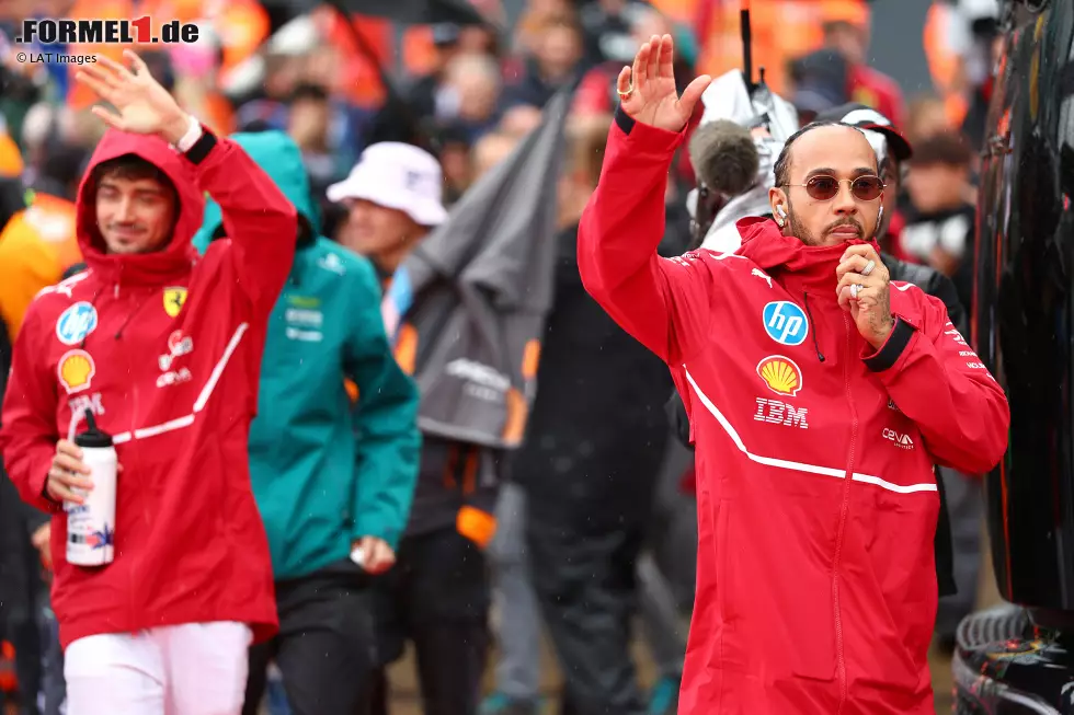 Lewis Hamilton (Redaktion: 3) - Wie auch bei Leclerc gilt, dass der Ferrari im Regen schwierig ist. Trotzdem war er eigentlich klar auf Podestkurs und schon direkt hinter Hülkenberg. Da hätten wir erwartet, dass er das gegen den Sauber dann auch einfährt. Foto zur News: Lewis Hamilton (Redaktion: 3) - Wie auch bei Leclerc gilt, dass der Ferrari im Regen schwierig ist. Trotzdem war er eigentlich klar auf Podestkurs und schon direkt hinter Hülkenberg. Da hätten wir erwartet, dass er das gegen den Sauber dann auch einfährt.