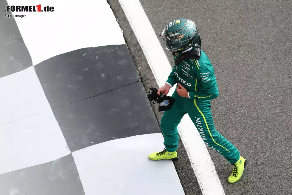 Lance Stroll (Redaktion: 3) - Wir haben ihn schlechter gesehen, weil er zunächst durch die Strategie nach vorne kam, am Ende dann aber völlig einbrach. Selbst in der letzten Runde verlor er noch einen Platz an Gasly im Alpine. Damit war die 2 bei uns dann endgültig weg. Foto zur News: Lance Stroll (Redaktion: 3) - Wir haben ihn schlechter gesehen, weil er zunächst durch die Strategie nach vorne kam, am Ende dann aber völlig einbrach. Selbst in der letzten Runde verlor er noch einen Platz an Gasly im Alpine. Damit war die 2 bei uns dann endgültig weg.