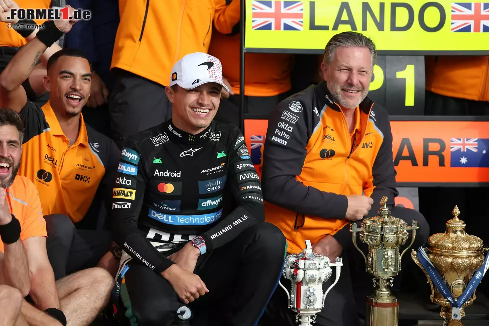 Foto zur News: Lando Norris (Redaktion: 2) - Sehen wir auch so. Ohne die Strafe für Piastri, der auch im Qualifying schon schneller war, hätte er niemals gewonnen. Kein unverdienter Sieg, weil er eben keinen Fehler machte. Aber eben auch nicht genug für die Bestnote.