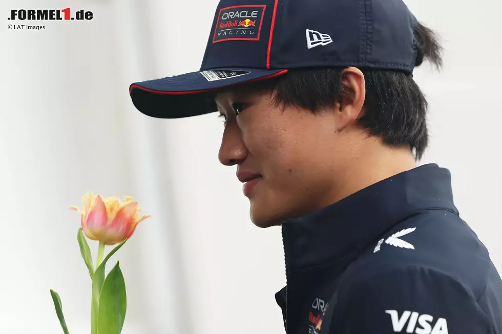 Yuki Tsunoda (Redaktion: 4) - Erneute Zustimmung. Für seine Verhältnisse ein besseres Wochenende. Trotzdem sind das Aus in Q2 und P9 am Ende für die Ansprüche von Red Bull natürlich viel zu wenig. Zumal er ohne die zahlreichen Ausfälle wohl wieder gar nicht gepunktet hätte. Foto zur News: Yuki Tsunoda (Redaktion: 4) - Erneute Zustimmung. Für seine Verhältnisse ein besseres Wochenende. Trotzdem sind das Aus in Q2 und P9 am Ende für die Ansprüche von Red Bull natürlich viel zu wenig. Zumal er ohne die zahlreichen Ausfälle wohl wieder gar nicht gepunktet hätte.
