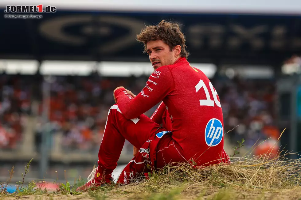 Foto zur News: Charles Leclerc (Redaktion: 2) - Der Monegasse bekommt von uns einstimmig eine 2. Nicht das beste Wochenende von Ferrari, aber bis zum unverschuldeten Crash war es nach einem schwierigen Freitag eine gute Schadensbegrenzung von ihm.