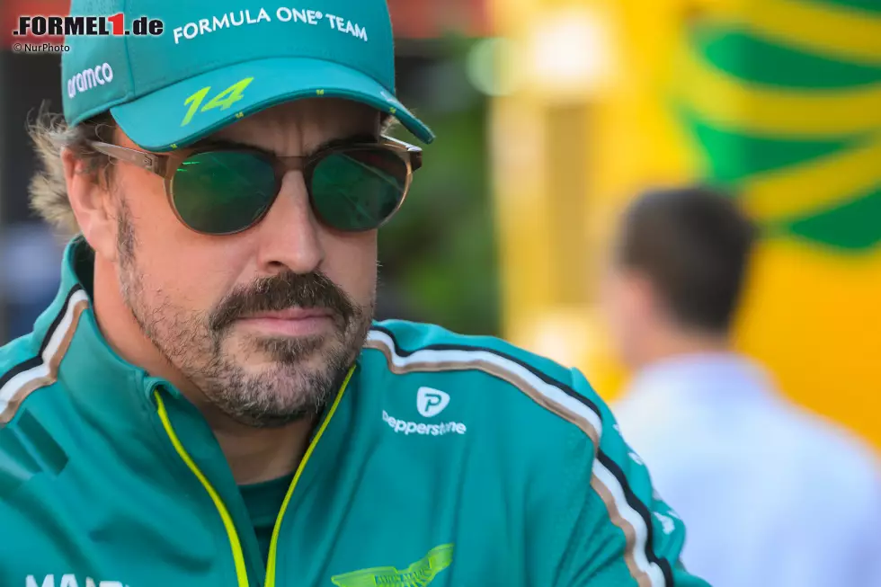 Fernando Alonso (Redaktion: 3) - Wir hätten mehr vom Spanier erwartet. Ja, die Strategie im Rennen ging nicht auf. Aber auch im Qualifying blieb er gefühlt bereits leicht unter den Möglichkeiten des Autos. Ungewöhnlich für ihn. Foto zur News: Fernando Alonso (Redaktion: 3) - Wir hätten mehr vom Spanier erwartet. Ja, die Strategie im Rennen ging nicht auf. Aber auch im Qualifying blieb er gefühlt bereits leicht unter den Möglichkeiten des Autos. Ungewöhnlich für ihn.