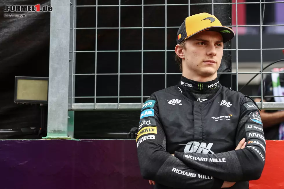 Foto zur News: Eigentlich galt McLaren-Teamkollege Lando Norris als WM-Favorit, doch Oscar Piastri konnte sich beim fünften Rennen des Jahres erstmals an die Spitze der WM-Tabelle setzen. Sein Vorsprung wäre sogar noch größer, wenn er weniger Fehler gemacht hätte. Wir liefern eine Übersicht über seine bisherigen Fehltritte.