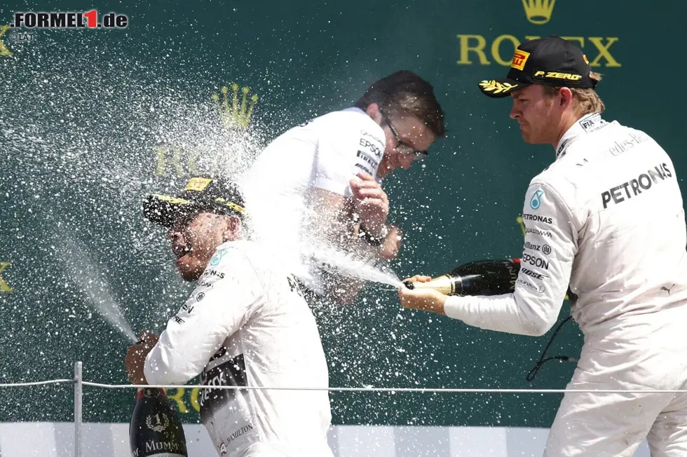 Foto zur News: Nico Rosberg schafft zwei Serien mit jeweils neun Podien: Die erste Serie von Australien 2015 bis Großbritannien 2015 reißt, als der Deutsche in Ungarn 2015 einen Reifenschaden hat und nur Achter wird. Die zweite Serie von Belgien 2016 bis Abu Dhabi 2016 endet mit dem überraschenden Karriereende des Weltmeisters.