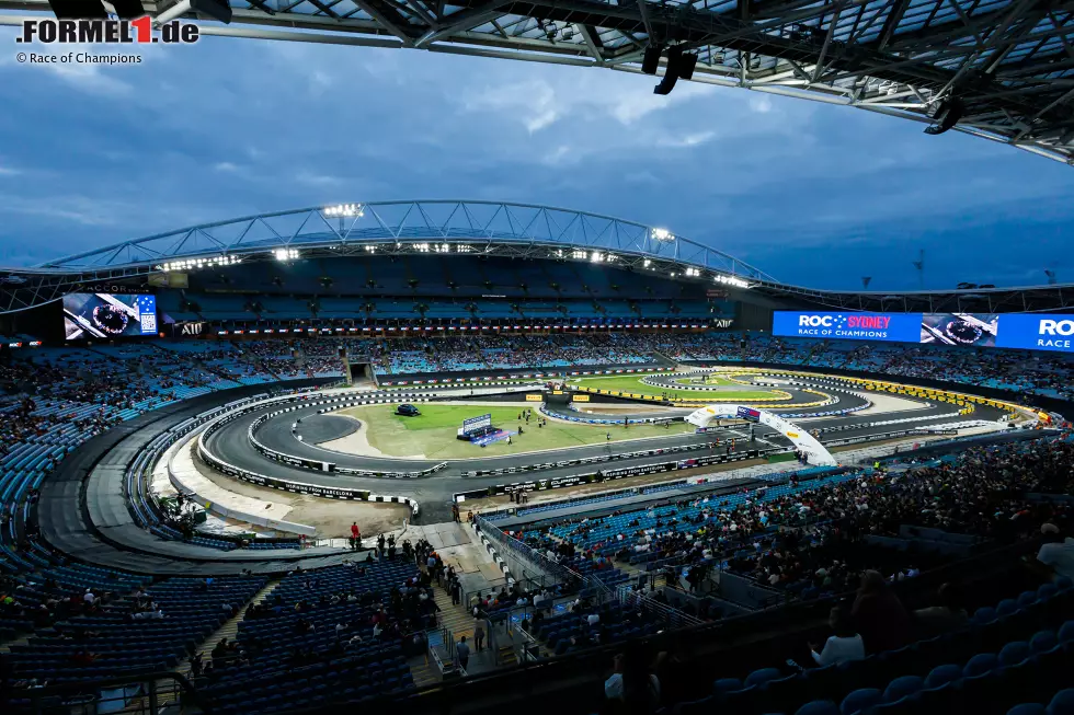 Das Race of Champions 2025 fand im Olympiastadion von Sydney auf einer eigenes angelegten Strecke statt, auf der die Fahrer in Duellen gegeneinander antraten. Foto zur News: Das Race of Champions 2025 fand im Olympiastadion von Sydney auf einer eigenes angelegten Strecke statt, auf der die Fahrer in Duellen gegeneinander antraten.