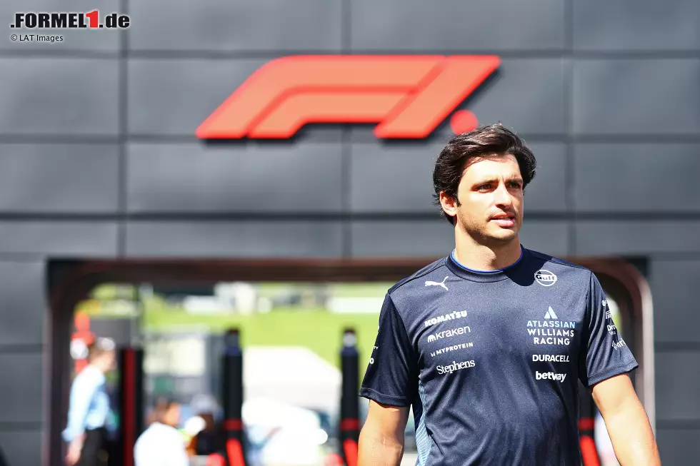 Foto zur News: Carlos Sainz (Redaktion: 4) - Der Trend setzt sich fort, auch hier sind wir etwas gnädiger. Abgesehen vom Qualifying (im angeschlagenen Auto) kann man ohnehin nichts bewerten, denn ein Rennen hatte er nicht - in diesem Fall komplett unverschuldet.