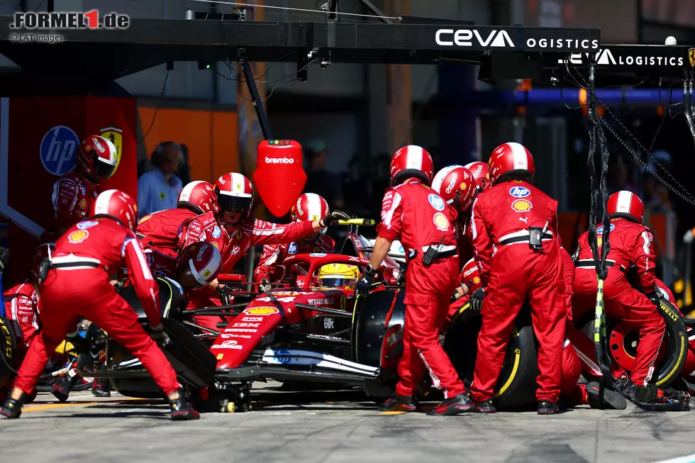 Foto zur News: Lewis Hamilton (Marc Surer: 3) - &quot;Bei Hitze ist der Ferrari sonst besser.&quot;