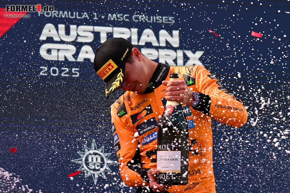 Lando Norris (Redaktion: 1) - Wir stimmen zu - und zwar einstimmig. Sensationelles Qualifying, im Rennen dann nicht unter dem Druck von Piastri eingeknickt. Nicht komplett fehlerfrei, aber die Kleinigkeiten verzeihen wir nach dem insgesamt starken Wochenende. Foto zur News: Lando Norris (Redaktion: 1) - Wir stimmen zu - und zwar einstimmig. Sensationelles Qualifying, im Rennen dann nicht unter dem Druck von Piastri eingeknickt. Nicht komplett fehlerfrei, aber die Kleinigkeiten verzeihen wir nach dem insgesamt starken Wochenende.