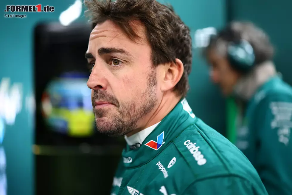 Fernando Alonso (Redaktion: 3) - Auch in der Redaktion sind wir uns einig. Fuhr laut eigener Aussage eines seiner besten Rennen, weil der Aston Martin eigentlich viel schlechter als P11 sei. Das lässt sich für uns aber natürlich nicht überprüfen, zumal sein Teamkollege dieses Mal kein Maßstab war. Foto zur News: Fernando Alonso (Redaktion: 3) - Auch in der Redaktion sind wir uns einig. Fuhr laut eigener Aussage eines seiner besten Rennen, weil der Aston Martin eigentlich viel schlechter als P11 sei. Das lässt sich für uns aber natürlich nicht überprüfen, zumal sein Teamkollege dieses Mal kein Maßstab war.