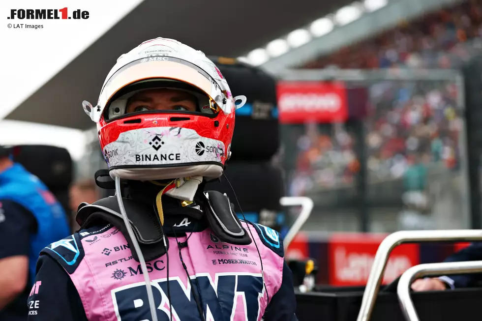 Pierre Gasly (Redaktion: 3) - Auch hier gehen wir mit. Eine solide Leistung, allerdings ohne irgendwelche Highlights. Die lässt der Alpine momentan aber wohl auch kaum zu. Verpasste Q3 um nur 0,039 Sekunden als undankbarer Elfer. Foto zur News: Pierre Gasly (Redaktion: 3) - Auch hier gehen wir mit. Eine solide Leistung, allerdings ohne irgendwelche Highlights. Die lässt der Alpine momentan aber wohl auch kaum zu. Verpasste Q3 um nur 0,039 Sekunden als undankbarer Elfer.